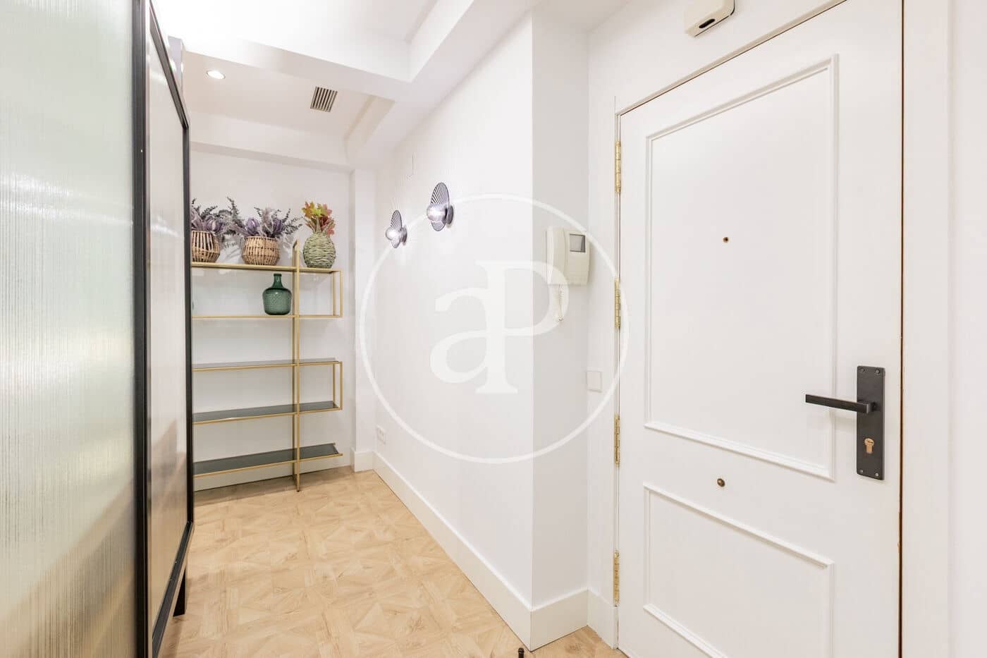 2 soverom Leilighet til leie i Madrid by - € 3 200 (Ref: 9403407)