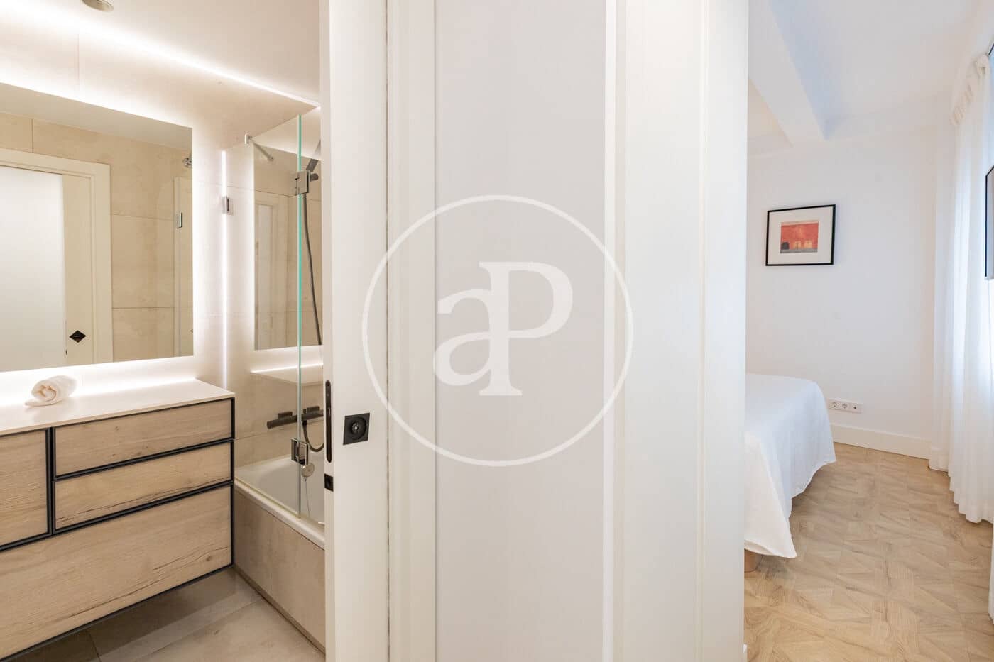 2 soverom Leilighet til leie i Madrid by - € 3 200 (Ref: 9403407)