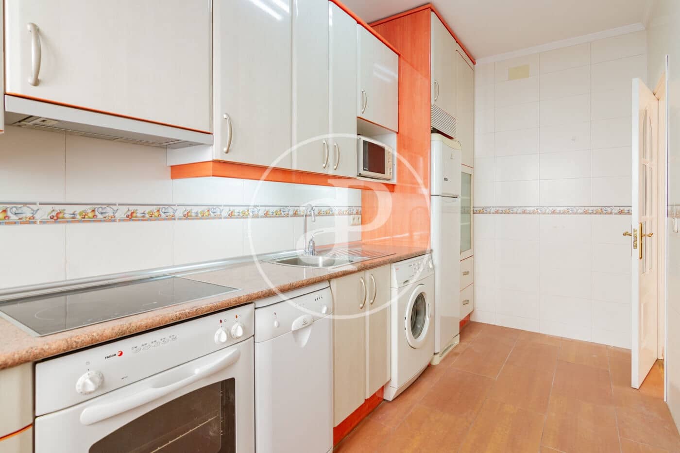3 sovrum Lägenhet att hyra i Madrid stad - 1 780 € (Ref: 9403408)