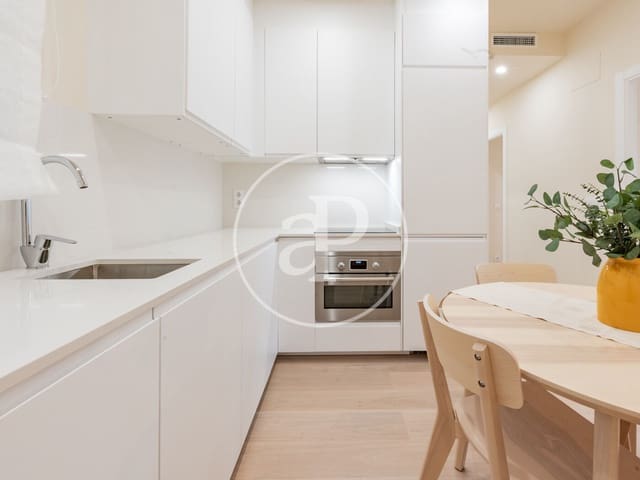 3 soverom Leilighet til leie i Palos de Moguer, Madrid by - € 2 295 (Ref: 9406878)