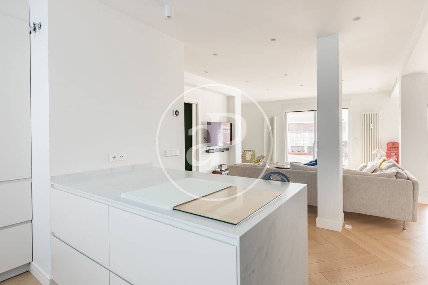 3 soverom Penthouse til leie i Madrid by - € 3 600 (Ref: 9406879)