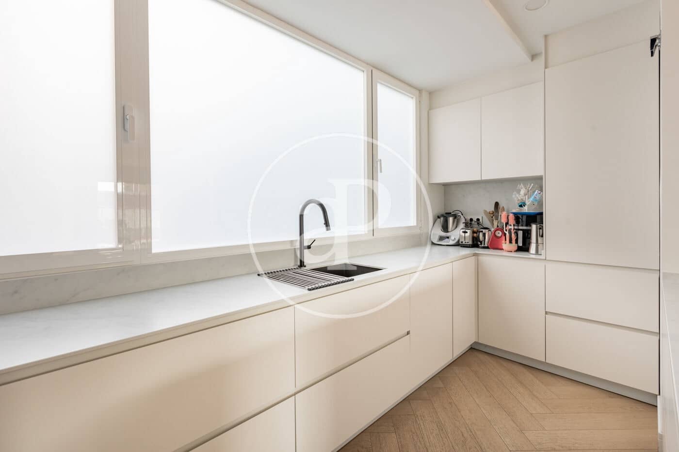 3 soverom Penthouse til leie i Madrid by - € 3 600 (Ref: 9406879)