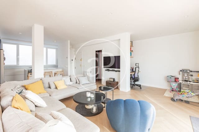 3 soveværelse Penthouse til leje i Pacífico, Madrid by - € 3.600 (Ref: 9406879)