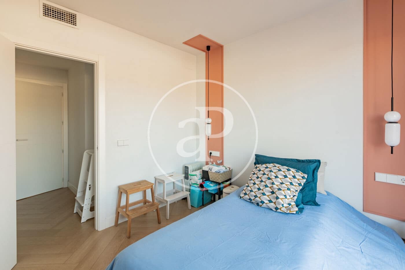 3 soverom Penthouse til leie i Madrid by - € 3 600 (Ref: 9406879)