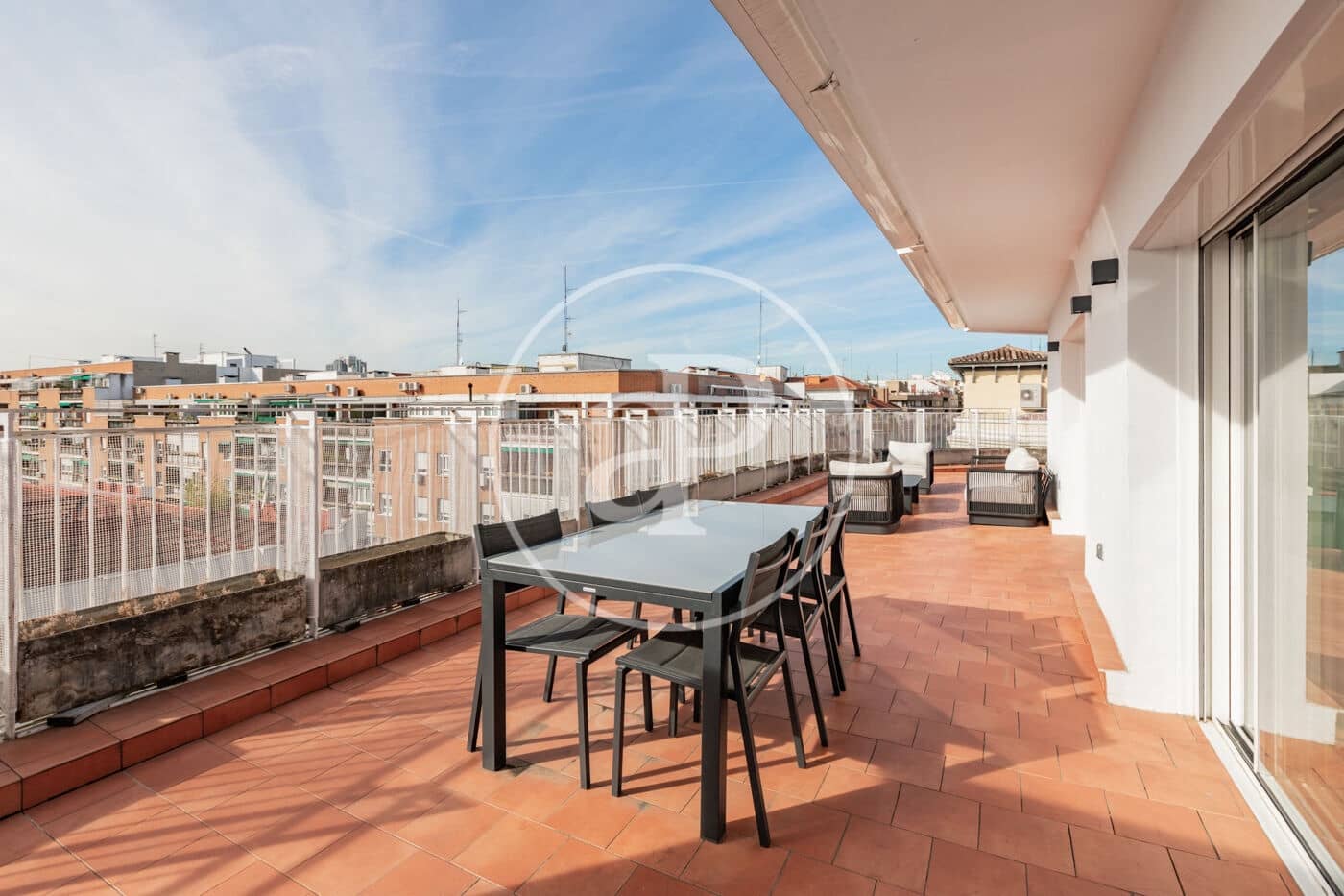 3 soverom Penthouse til leie i Madrid by - € 3 600 (Ref: 9406879)