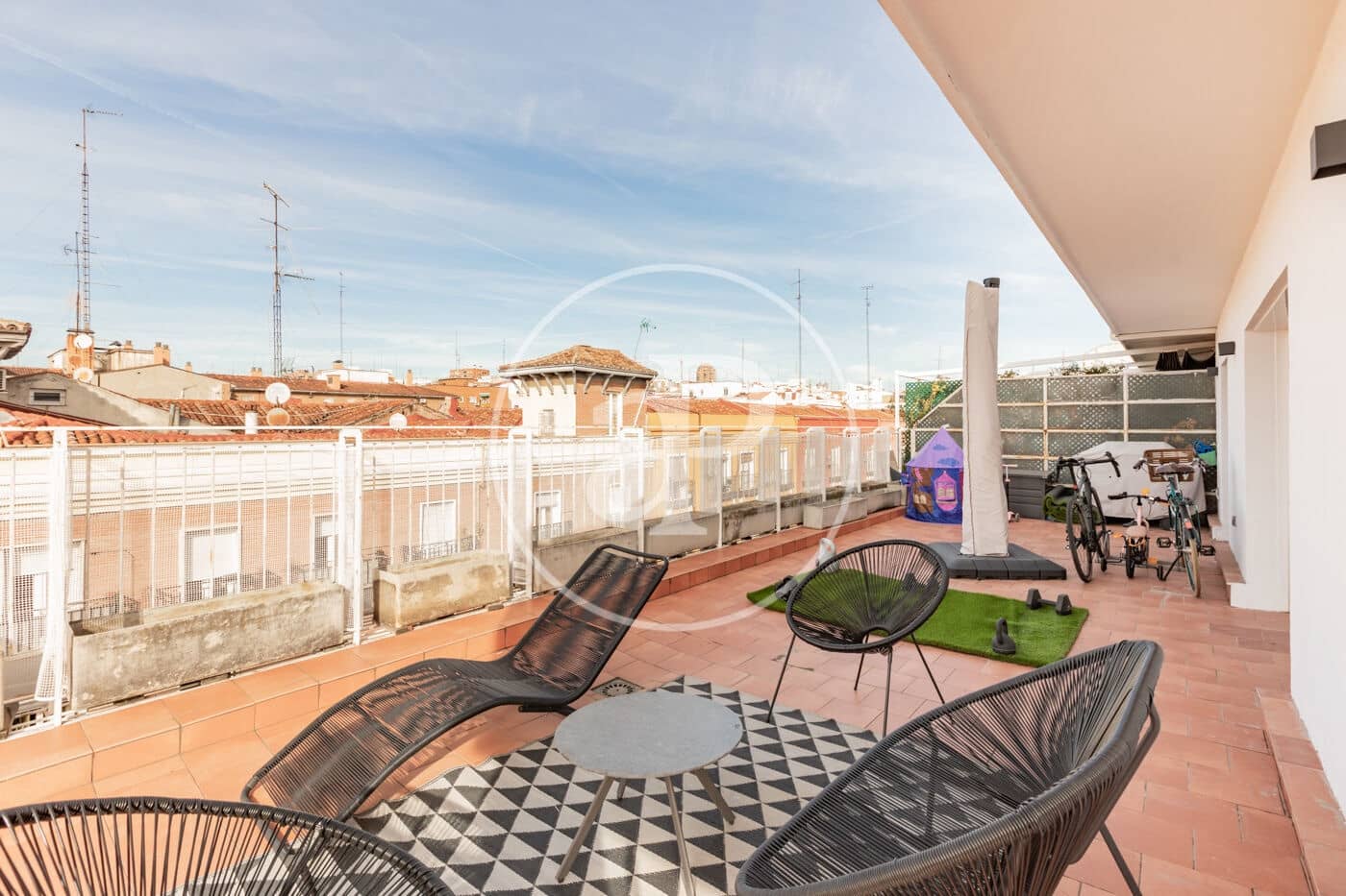 3 soverom Penthouse til leie i Madrid by - € 3 600 (Ref: 9406879)