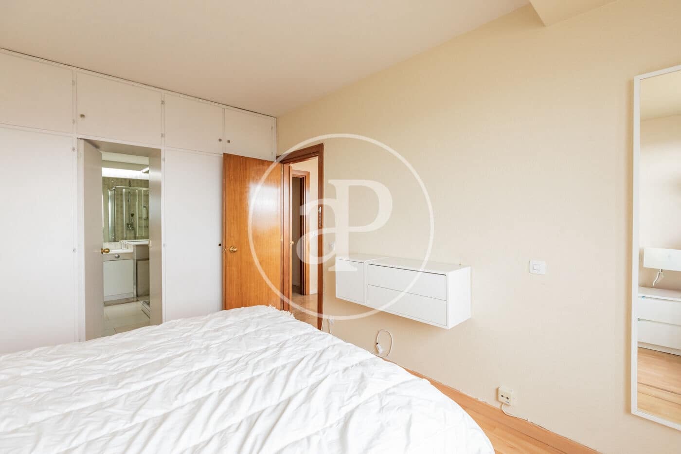 1 soverom Leilighet til leie i Madrid by - € 1 900 (Ref: 9406881)