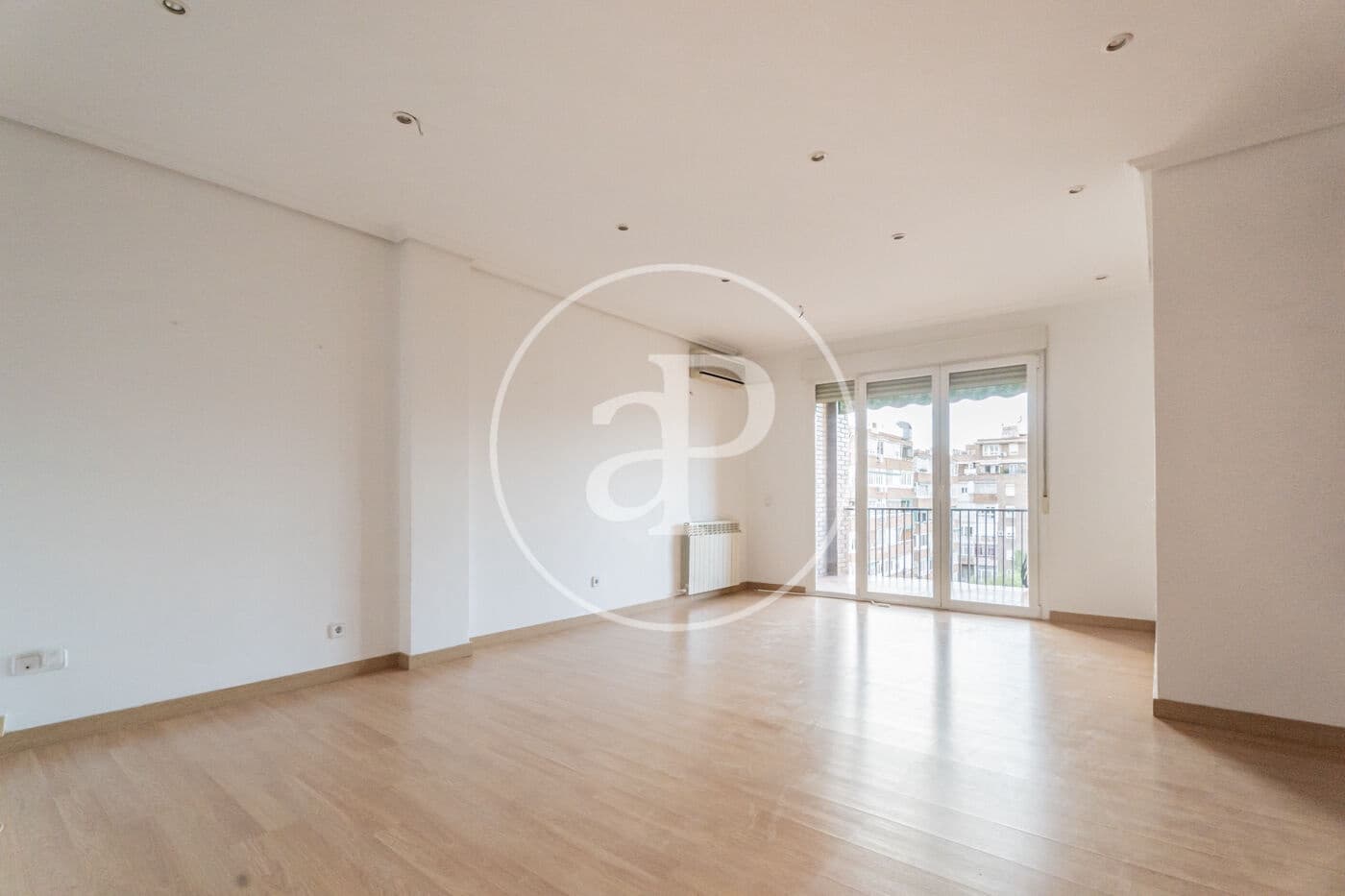 4 bedroom Apartment for sale in Madrid city with pool - € 985,000 (Ref: 9410972)