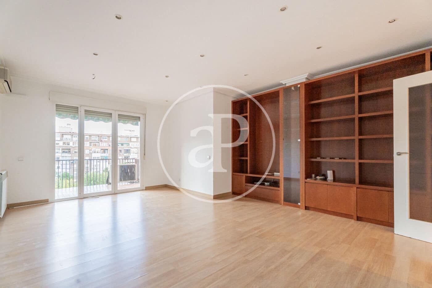4 bedroom Apartment for sale in Madrid city with pool - € 985,000 (Ref: 9410972)