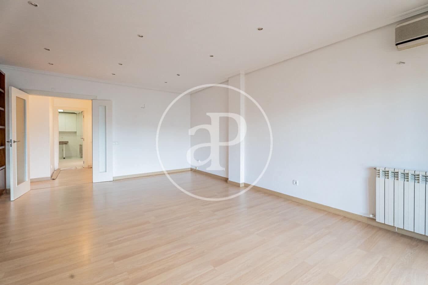 4 bedroom Apartment for sale in Madrid city with pool - € 985,000 (Ref: 9410972)
