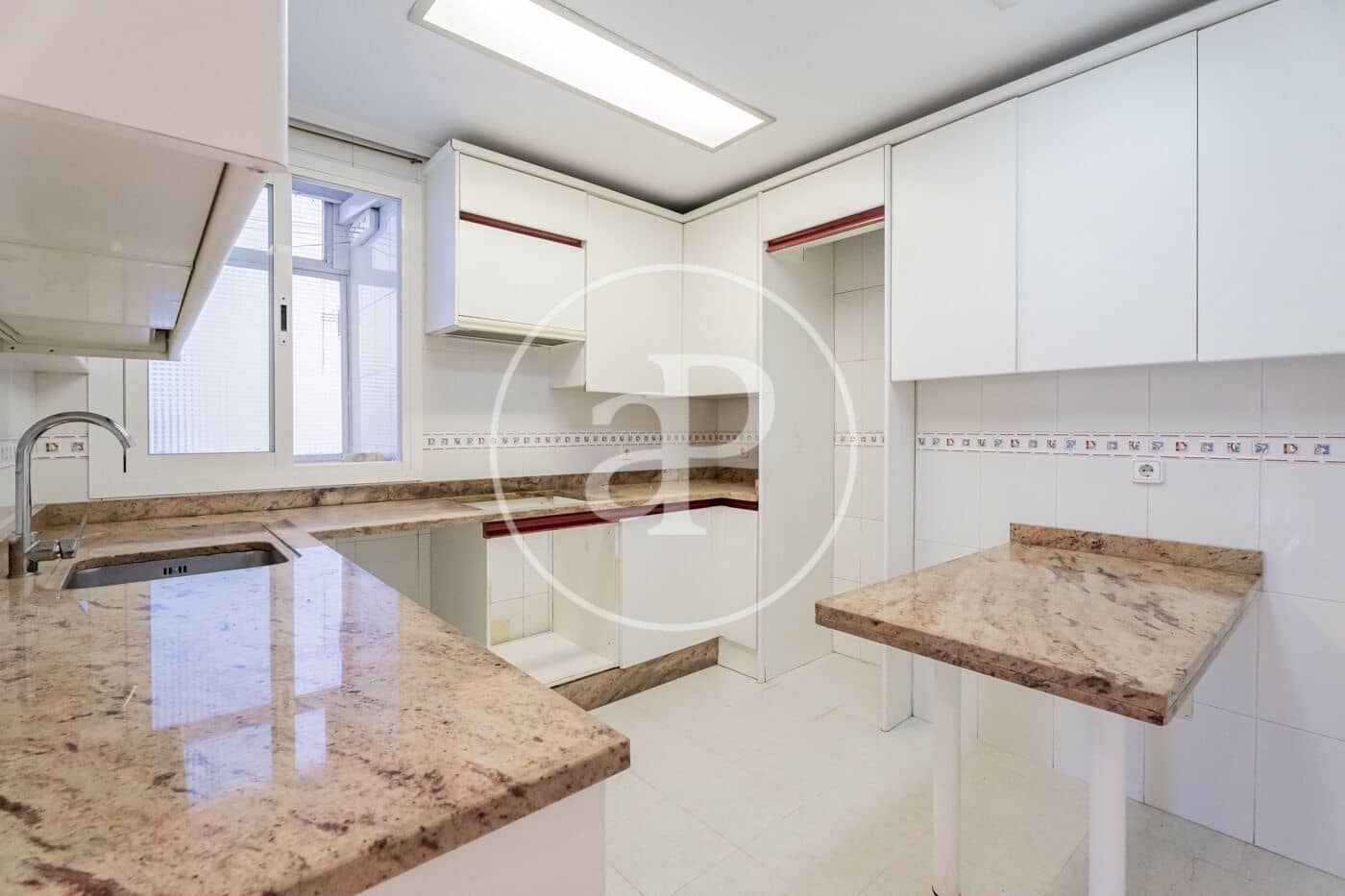 4 bedroom Apartment for sale in Madrid city with pool - € 985,000 (Ref: 9410972)
