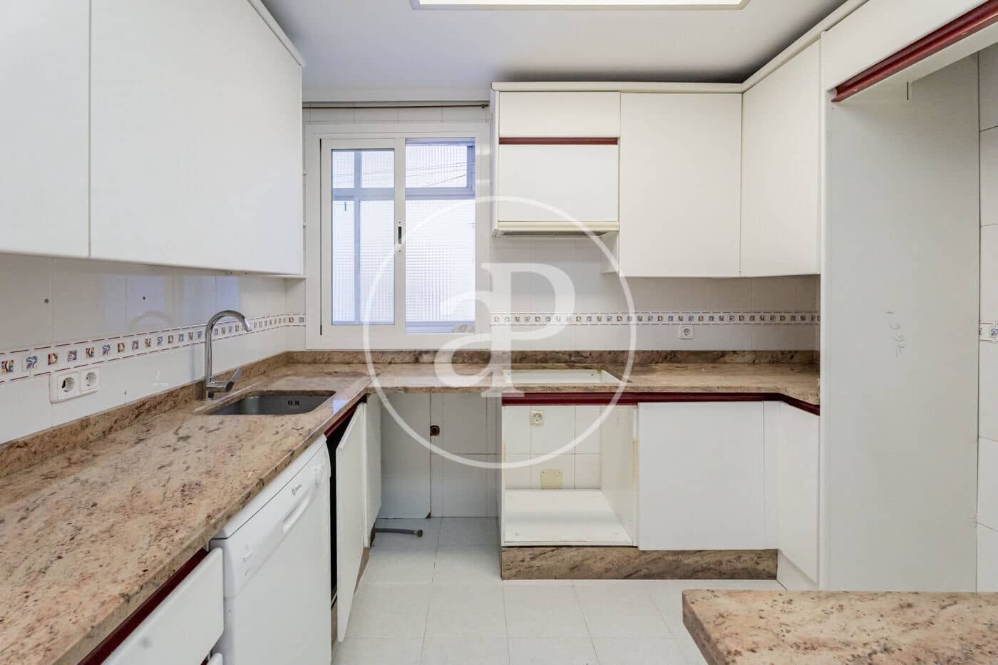 4 bedroom Apartment for sale in Madrid city with pool - € 985,000 (Ref: 9410972)
