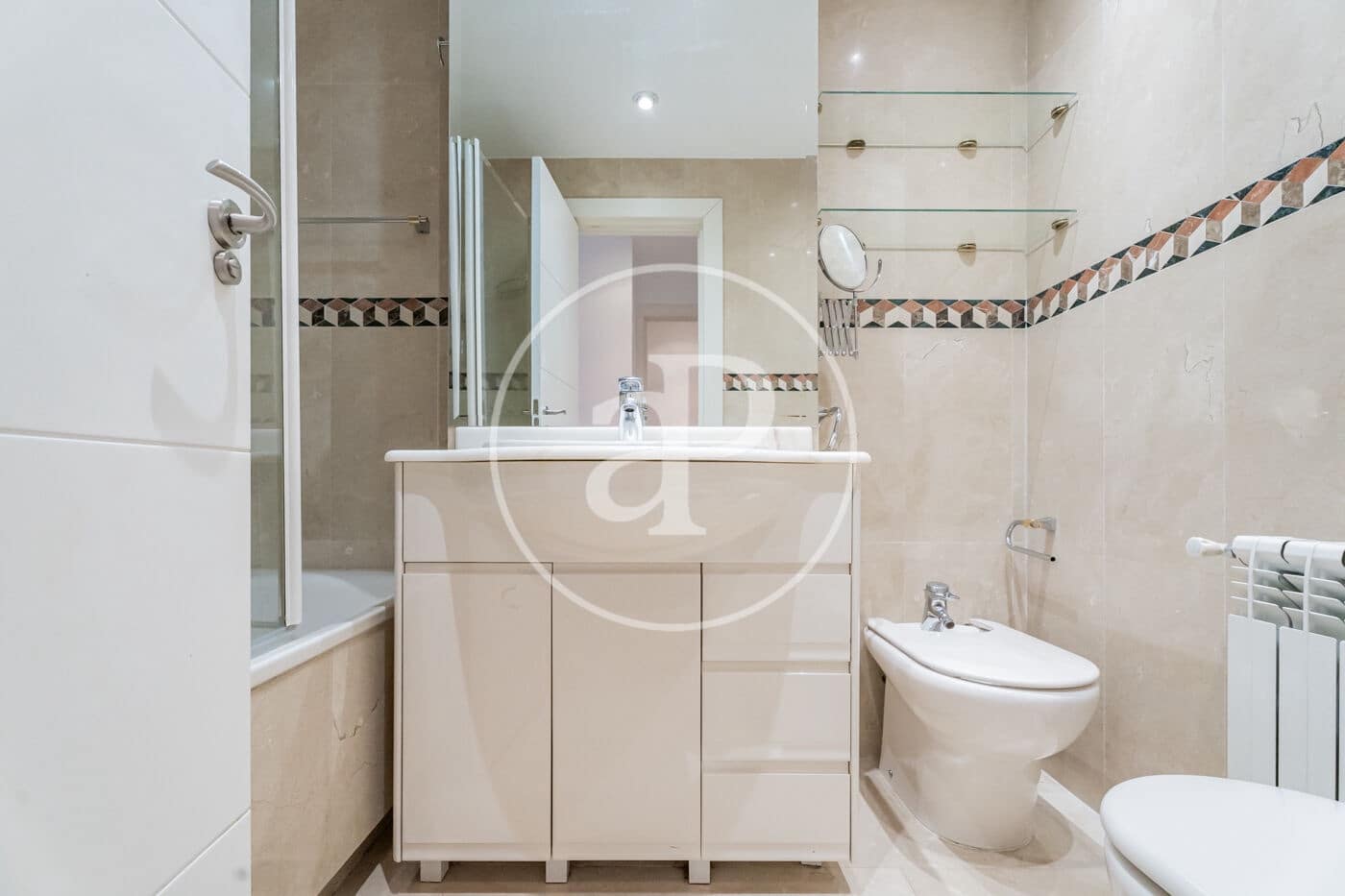 4 bedroom Apartment for sale in Madrid city with pool - € 985,000 (Ref: 9410972)