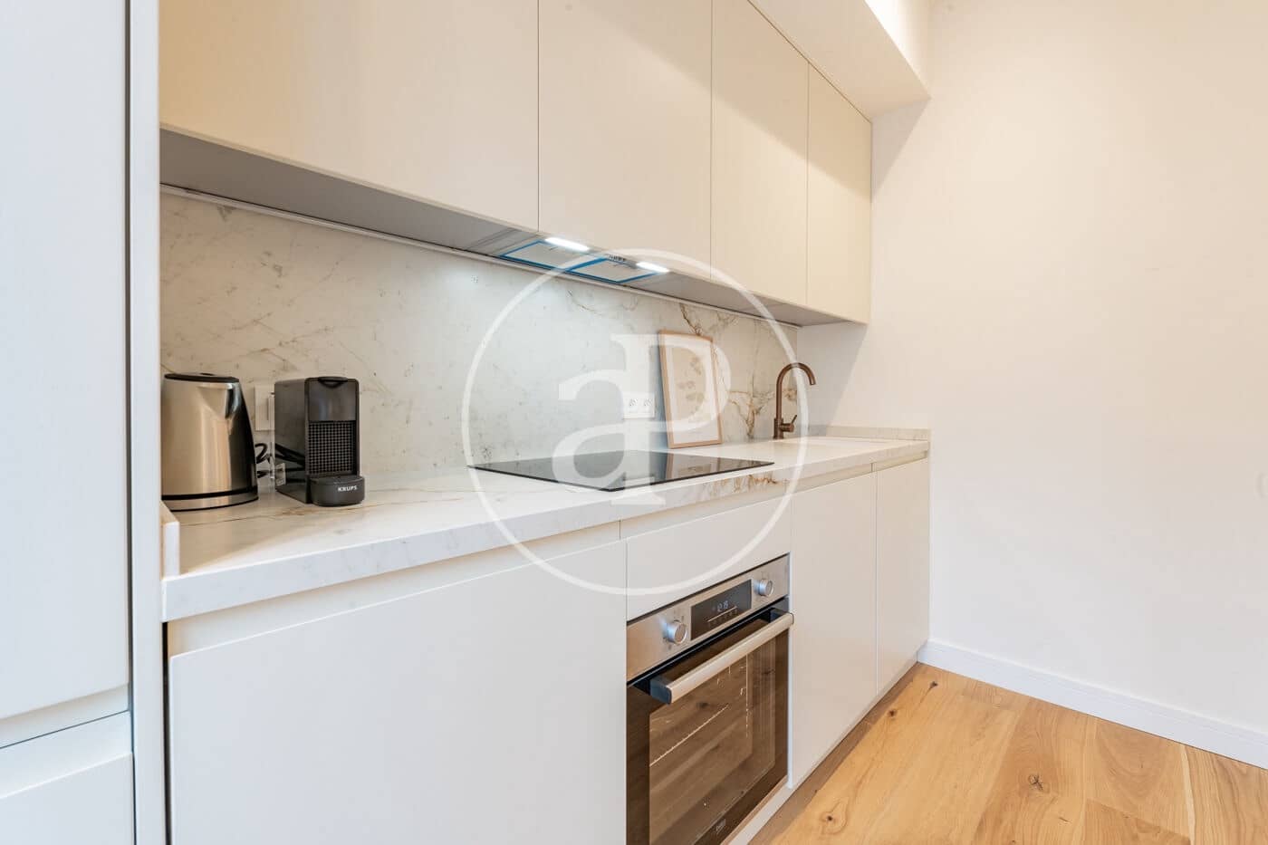 2 quarto Apartamento para arrendar em Madrid cidade - 2 900 € (Ref: 9410973)