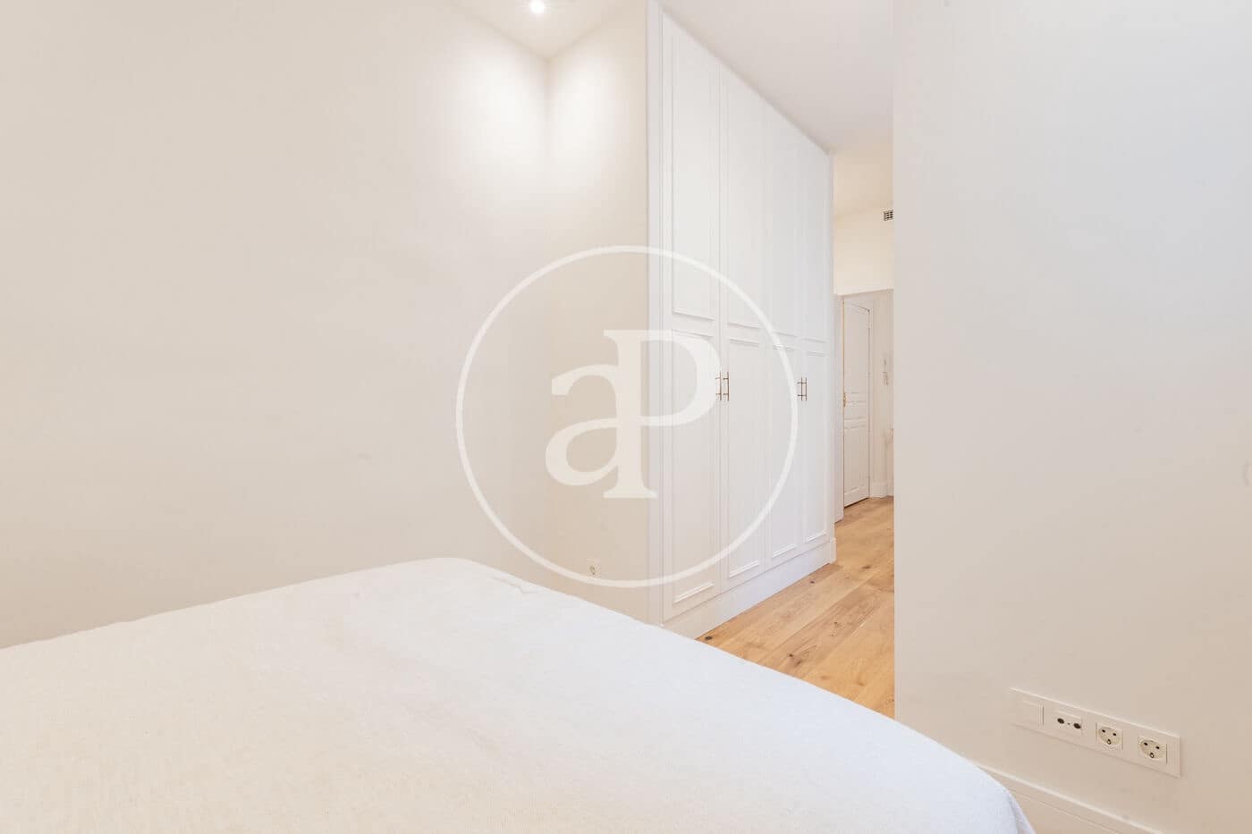 2 quarto Apartamento para arrendar em Madrid cidade - 2 900 € (Ref: 9410973)