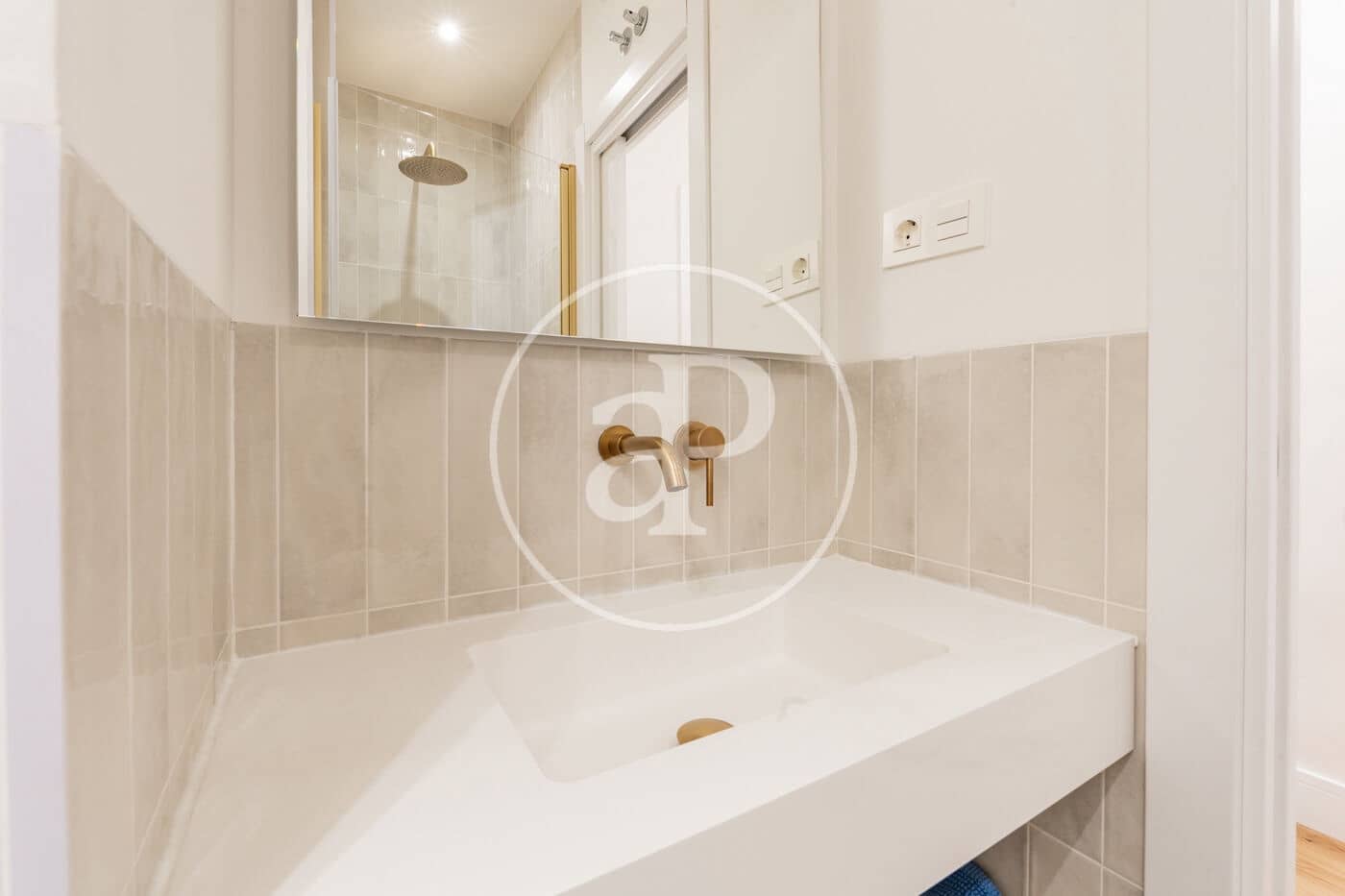 2 quarto Apartamento para arrendar em Madrid cidade - 2 900 € (Ref: 9410973)