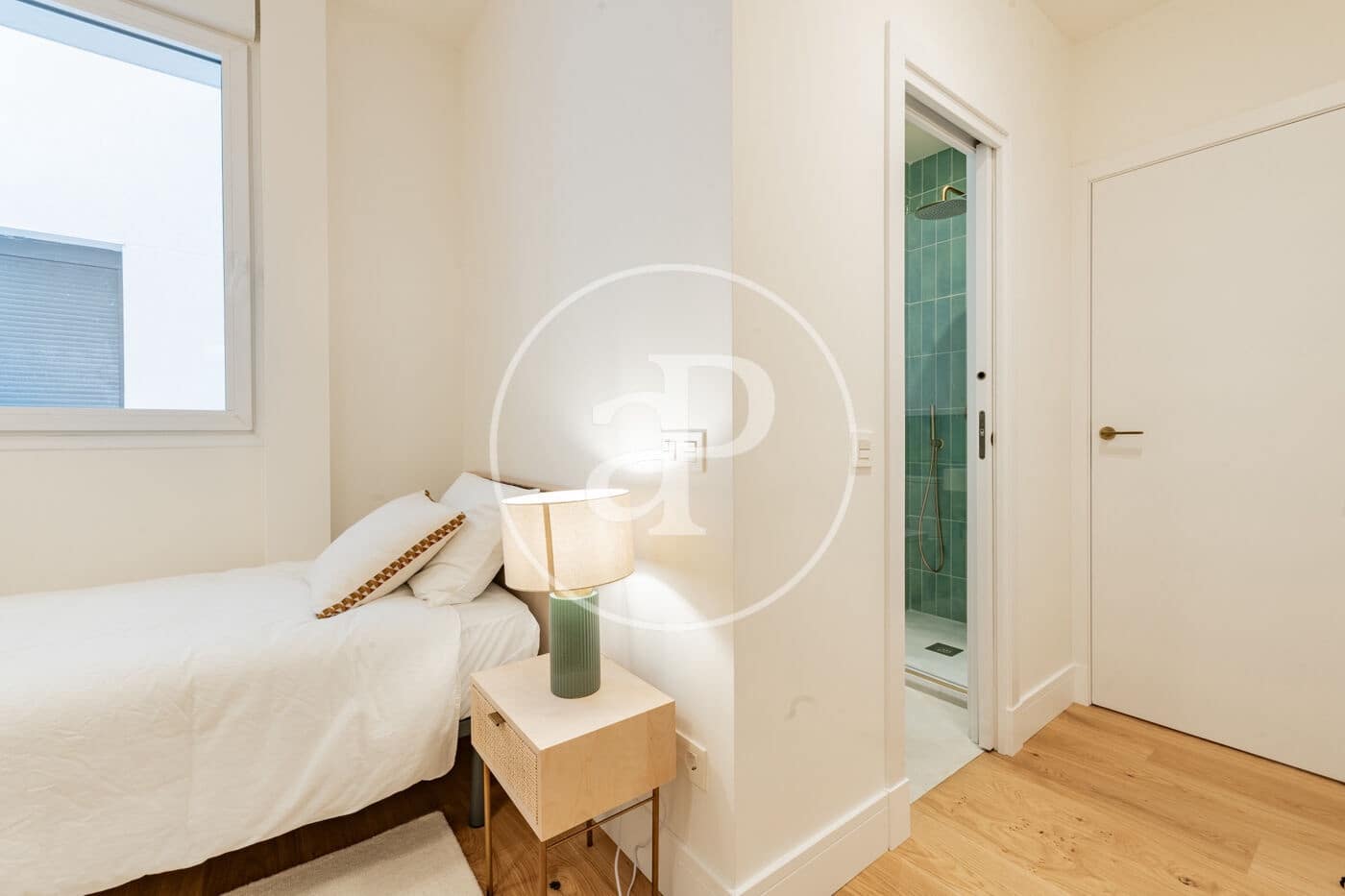 2 quarto Apartamento para arrendar em Madrid cidade - 2 900 € (Ref: 9410973)