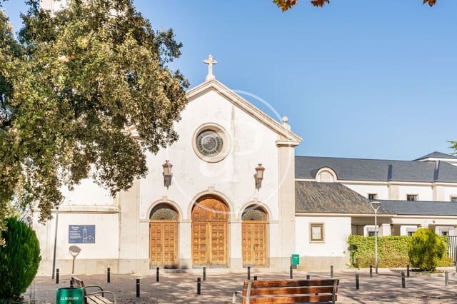 5 sypialnia Willa na sprzedaż w La Moraleja, Alcobendas z basenem - 4 700 000 € (Ref: 9410979)