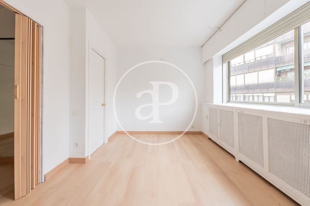 Appartement de 1 chambre à louer à Hispanoamérica, Madrid ville avec piscine - 1 400 € (Ref: 9414110)