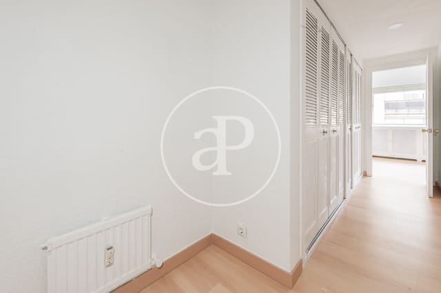 Appartement de 1 chambre à louer à Hispanoamérica, Madrid ville avec piscine - 1 400 € (Ref: 9414110)