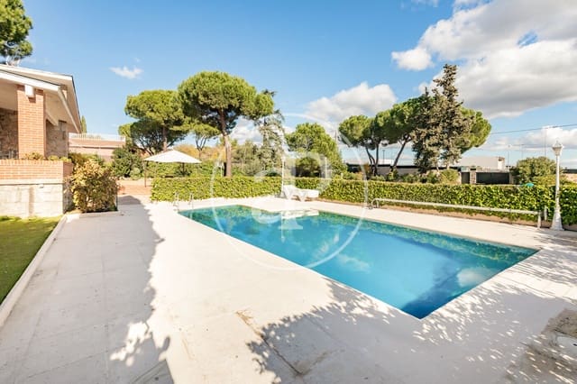 4 bedroom Villa for sale in Las Rozas de Madrid with pool - € 1,500,000 (Ref: 9414112)