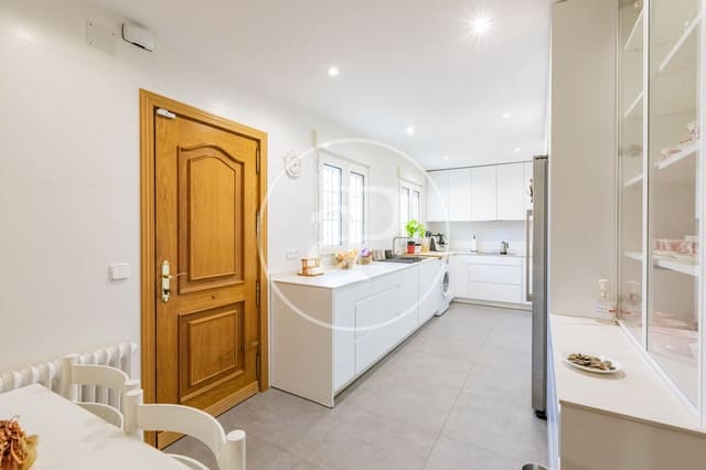 4 bedroom Villa for sale in Las Rozas de Madrid with pool - € 1,500,000 (Ref: 9414112)