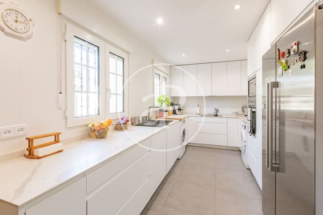 4 bedroom Villa for sale in Las Rozas de Madrid with pool - € 1,500,000 (Ref: 9414112)