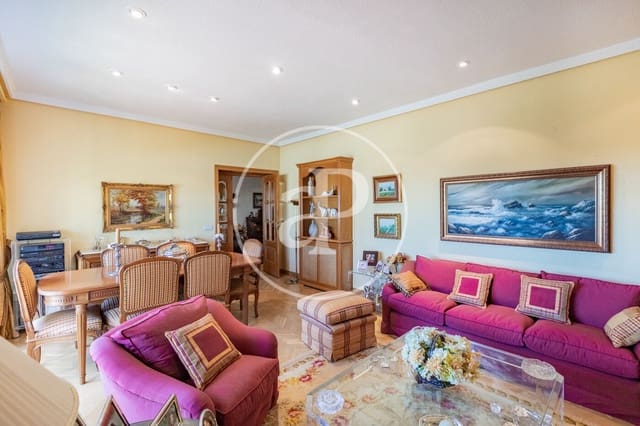 4 bedroom Villa for sale in Las Rozas de Madrid with pool - € 1,500,000 (Ref: 9414112)