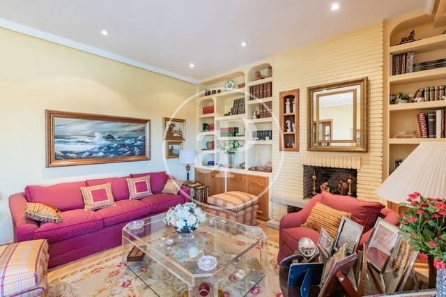 4 bedroom Villa for sale in Las Rozas de Madrid with pool - € 1,500,000 (Ref: 9414112)