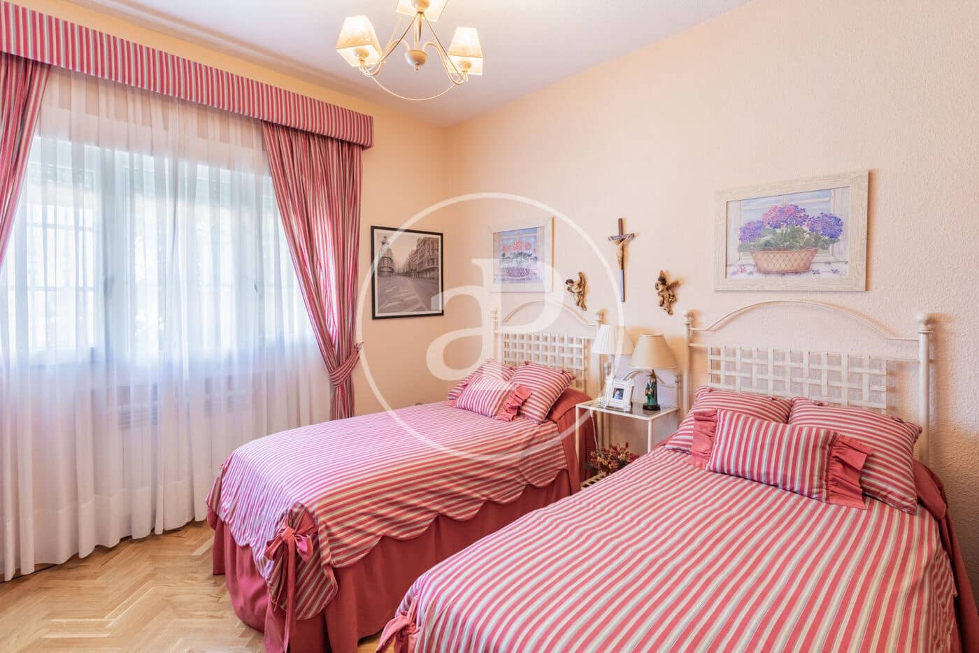 4 sypialnia Willa na sprzedaż w Las Rozas de Madrid z basenem - 1 500 000 € (Ref: 9414112)