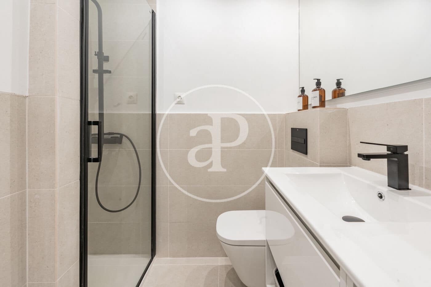 3 slaapkamer Appartement te huur in Madrid stad - € 3.900 (Ref: 9415935)