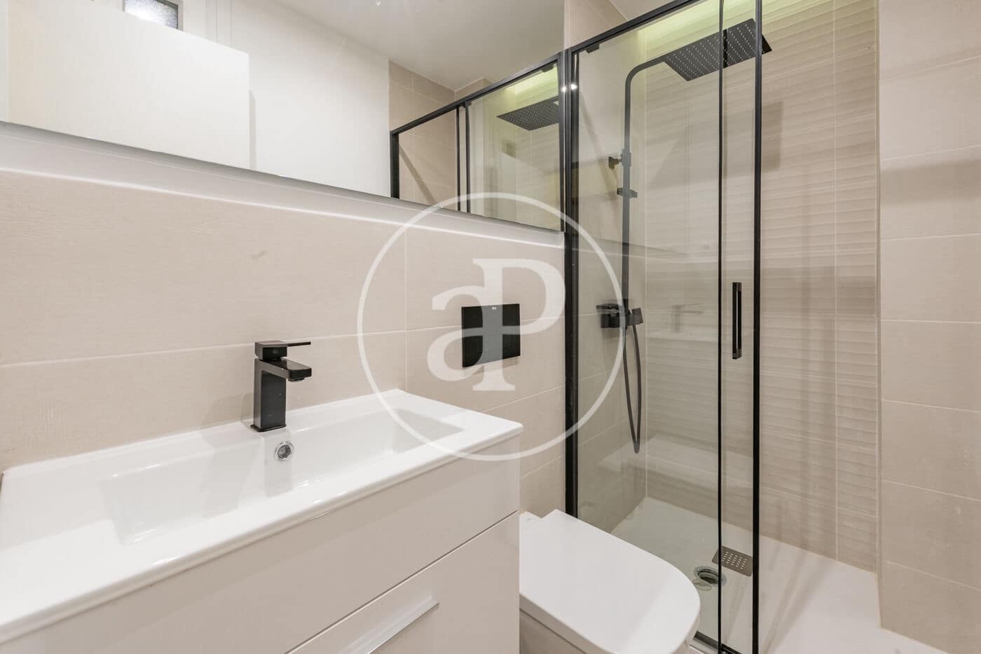 3 slaapkamer Appartement te huur in Madrid stad - € 3.900 (Ref: 9415935)