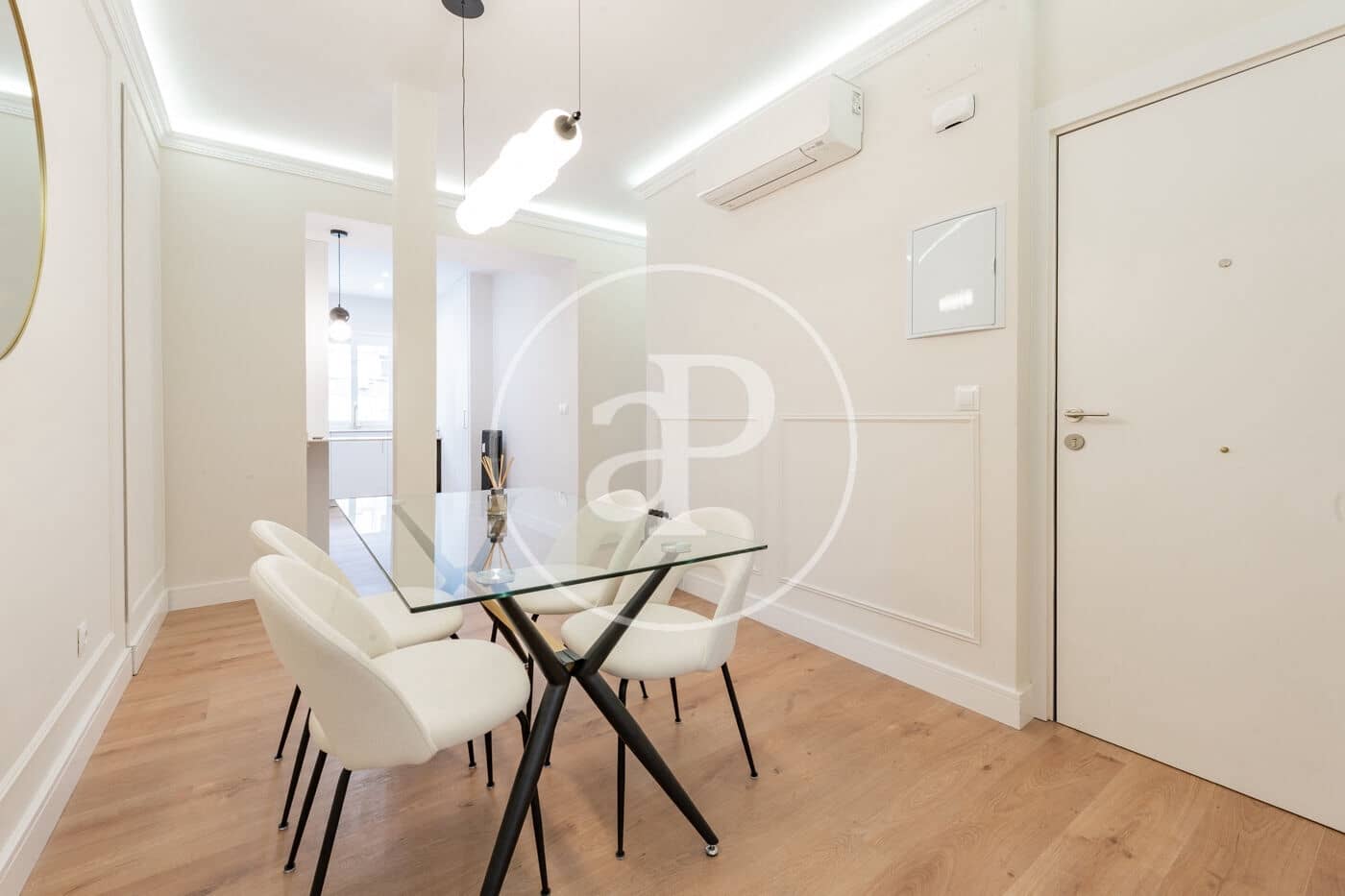 3 slaapkamer Appartement te huur in Madrid stad - € 3.900 (Ref: 9415935)