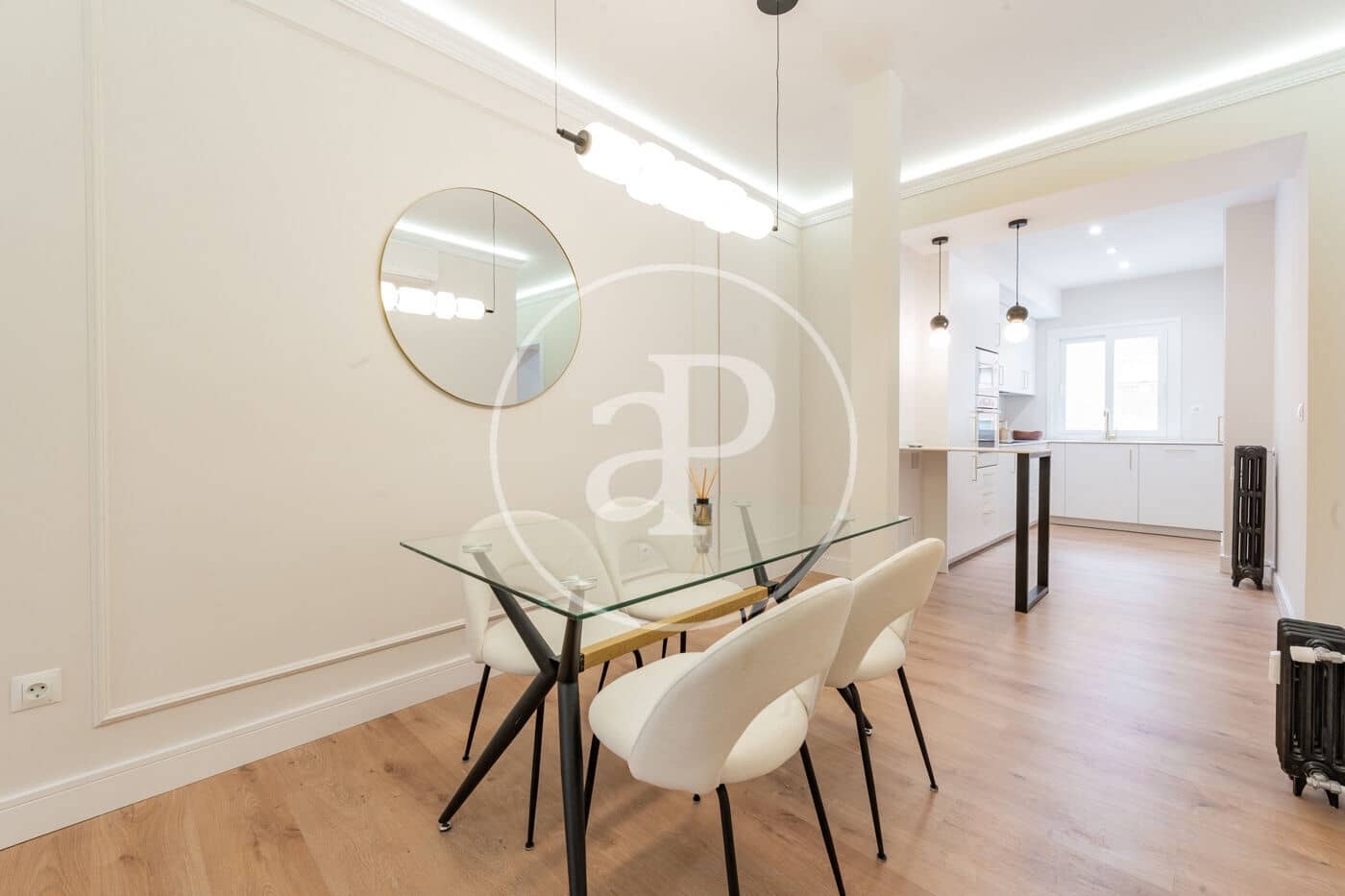 3 slaapkamer Appartement te huur in Madrid stad - € 3.900 (Ref: 9415935)