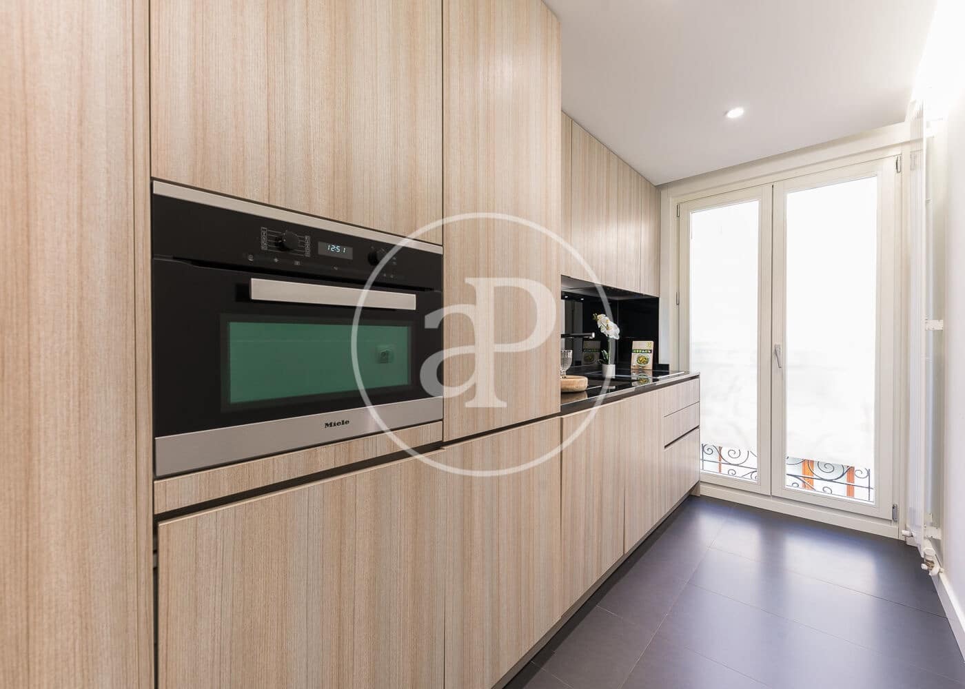 2 bedroom Apartment for rent in Madrid city - € 3,750 (Ref: 9415938)