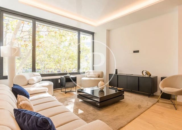 3 soveværelse Lejlighed til salg i Cuatro Caminos, Madrid by - € 1.499.900 (Ref: 9415939)