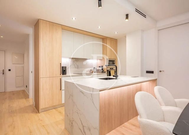 3 soveværelse Lejlighed til salg i Cuatro Caminos, Madrid by - € 1.499.900 (Ref: 9415939)