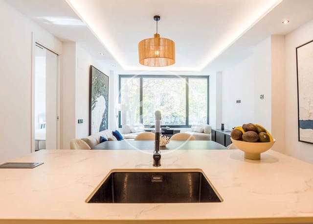 3 soveværelse Lejlighed til salg i Cuatro Caminos, Madrid by - € 1.499.900 (Ref: 9415939)