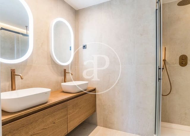 3 soveværelse Lejlighed til salg i Cuatro Caminos, Madrid by - € 1.499.900 (Ref: 9415939)