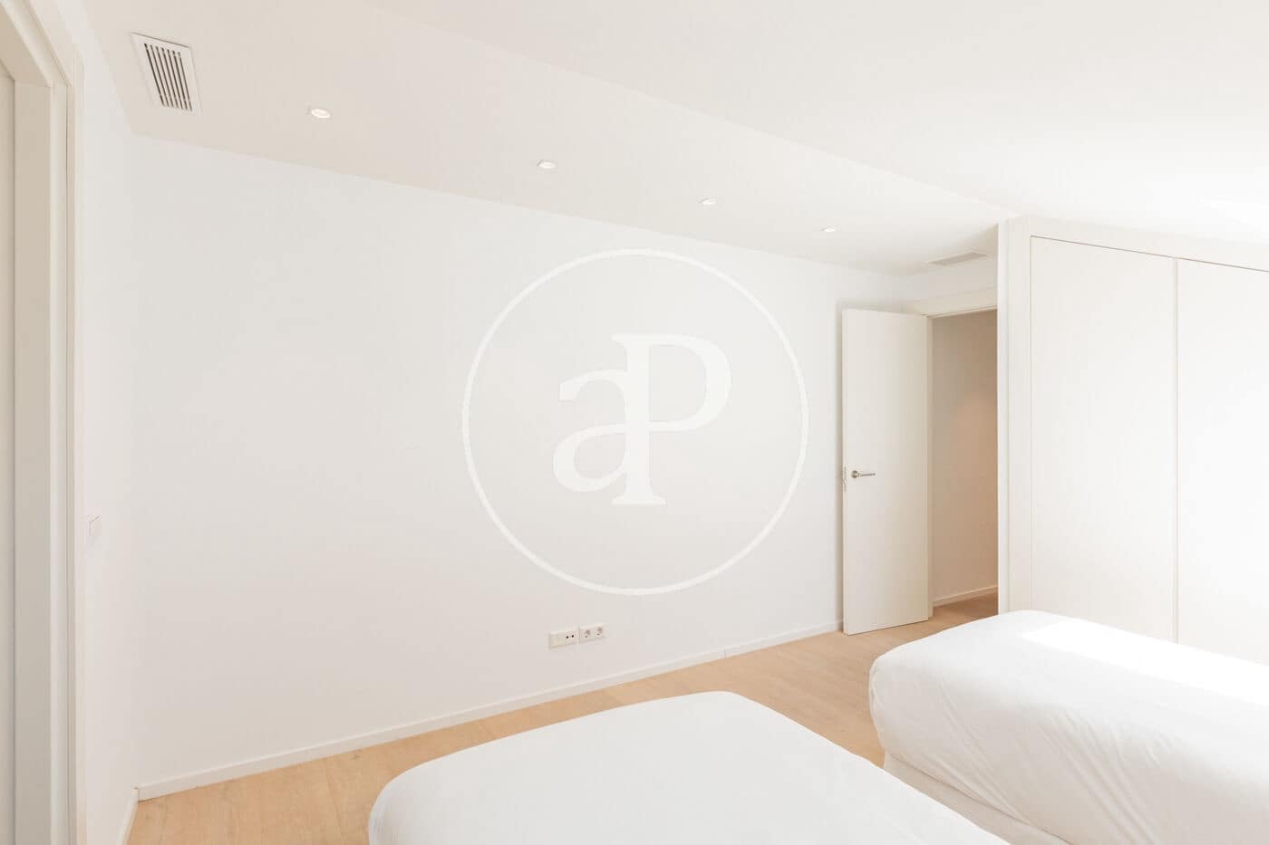 2 bedroom Apartment for sale in Madrid city - € 1,149,000 (Ref: 9415943)