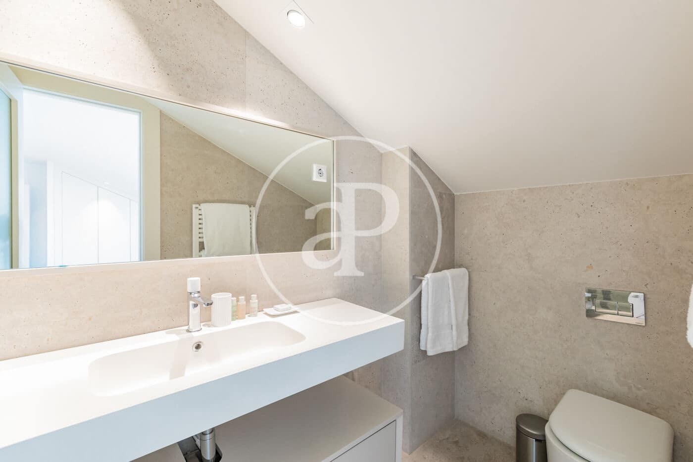 2 bedroom Apartment for sale in Madrid city - € 1,149,000 (Ref: 9415943)