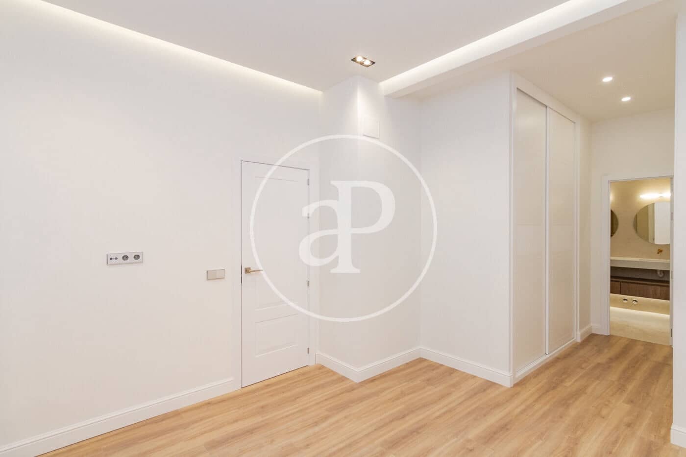 Apartamento de 3 habitaciones en Madrid ciudad en venta - 1.590.000 € (Ref: 9415945)