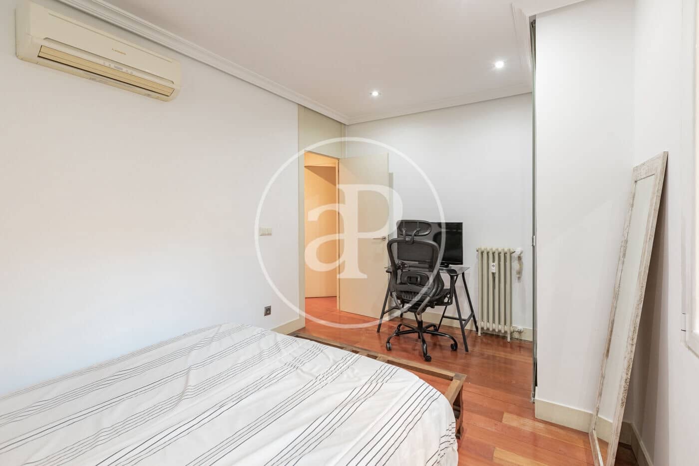 3 soveværelse Lejlighed til leje i Madrid by - € 3.800 (Ref: 9419767)