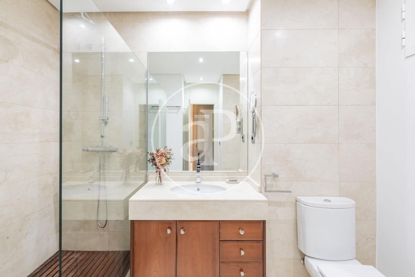 3 soveværelse Lejlighed til leje i Madrid by - € 3.800 (Ref: 9419767)