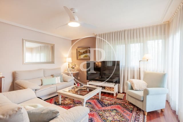 5 bedroom Villa for sale in Las Rozas de Madrid with pool - € 898,000 (Ref: 9419768)