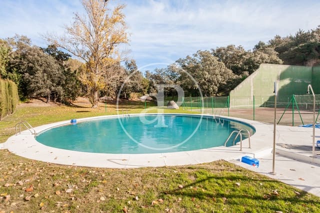 5 bedroom Villa for sale in Las Rozas de Madrid with pool - € 898,000 (Ref: 9419768)
