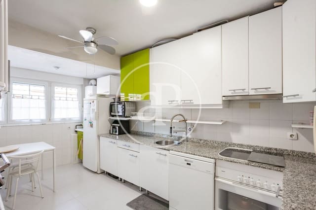 5 Zimmer Villa zu verkaufen in Aravaca, Madrid Stadt mit Pool - 1.365.000 € (Ref: 9419770)