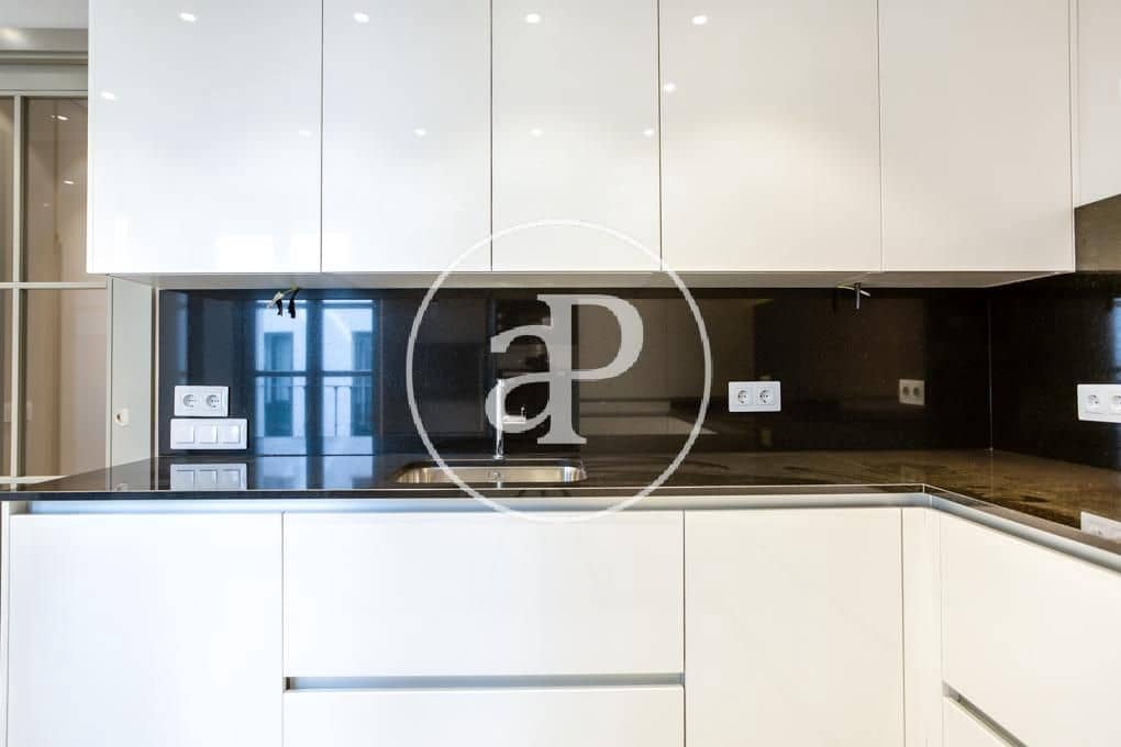 4 bedroom Apartment for rent in Madrid city - € 7,800 (Ref: 9422461)