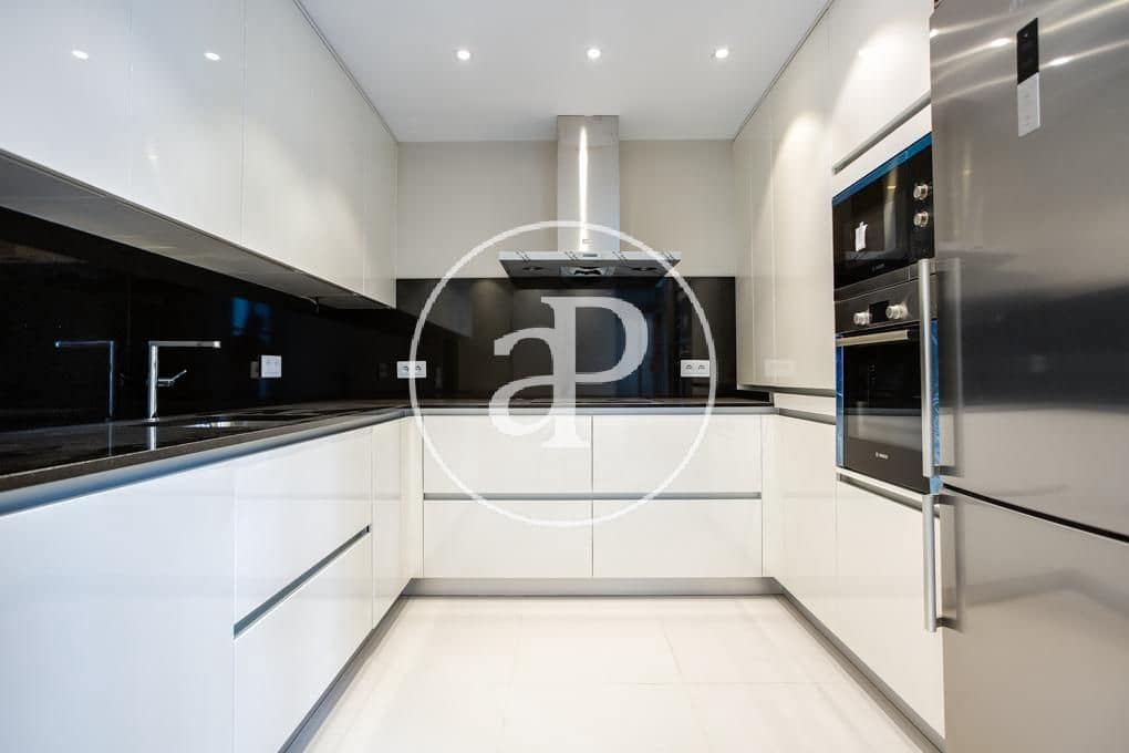 4 bedroom Apartment for rent in Madrid city - € 7,800 (Ref: 9422461)