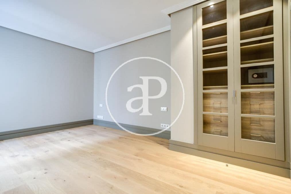4 bedroom Apartment for rent in Madrid city - € 7,800 (Ref: 9422461)